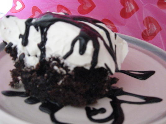 bolo de creme de uma tigela de chocolate moca
