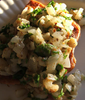 truta sauteed washington com nozes de macadâmia
