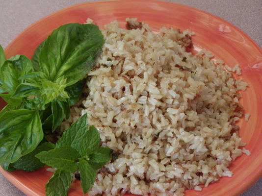 arroz basmati com manjericão e hortelã