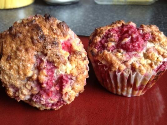 muffins de framboesa e iogurte sem glúten