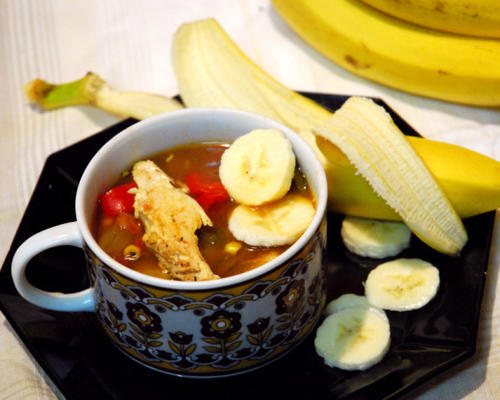 sopa de frango caribe com bananas