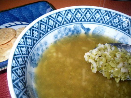 sopa simples de arroz com brócolis