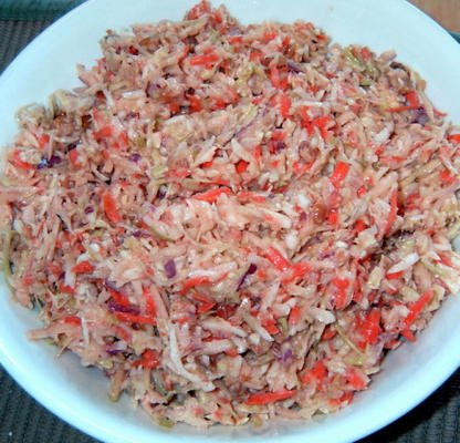 salada de repolho com nozes e molho picante de chile