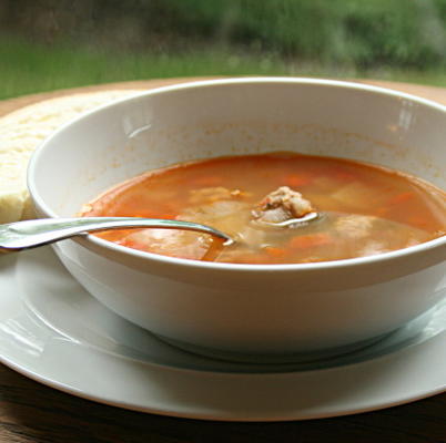 Sopa de linguiça e feijão