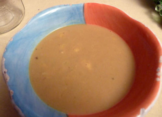 sopa de caril de abacaxi