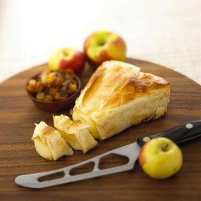 cunha de bebê brie em phyllo