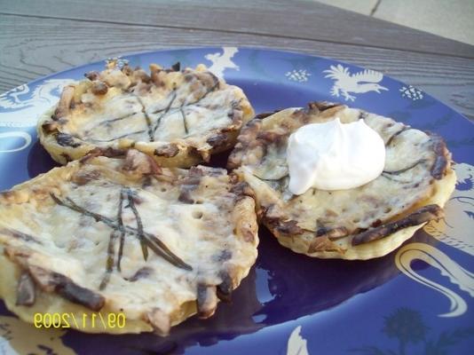 tortas de cogumelo e parmesão