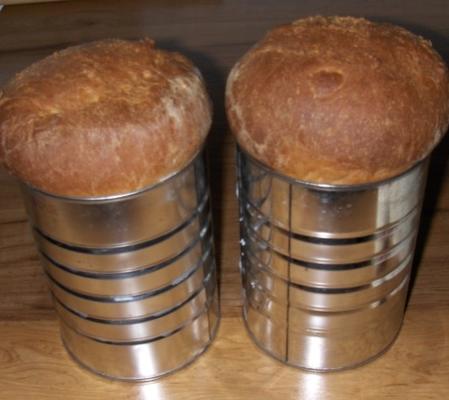 pão de fermento branco enlatado que não precisa de amassar