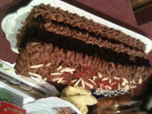 bolo de mousse de amêndoa de chocolate