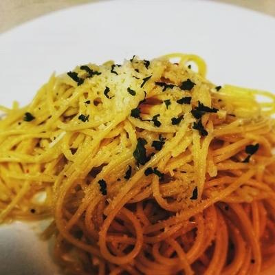 espaguete olio e aglio (esparguete com alho em azeite)