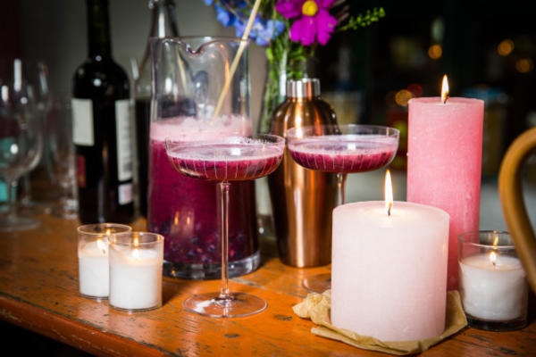 cocktails de mirtilo, lavanda e lima