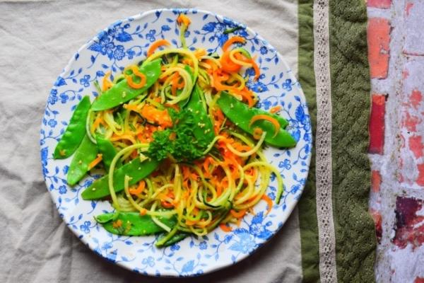 salada de macarrão abobrinha