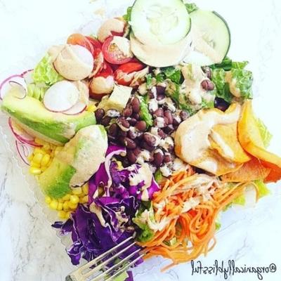 salada de arco-íris de verão (vegan e sem glúten)