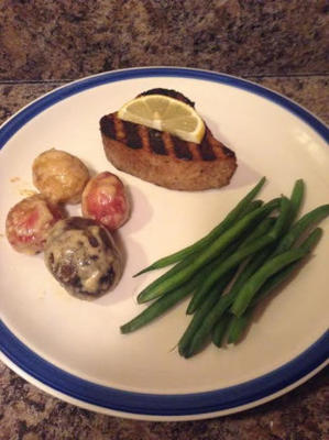 bife de atum grelhado marinado