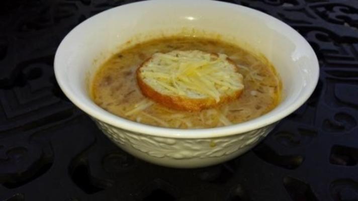 sopa de cebola francesa de le coze brasserie