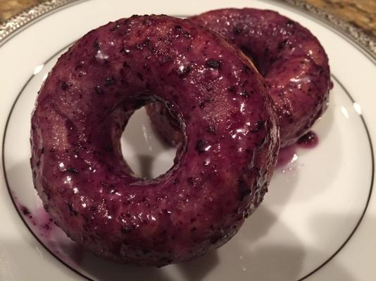 donuts de limão e lavanda sem glúten com blueberry gla selvagem