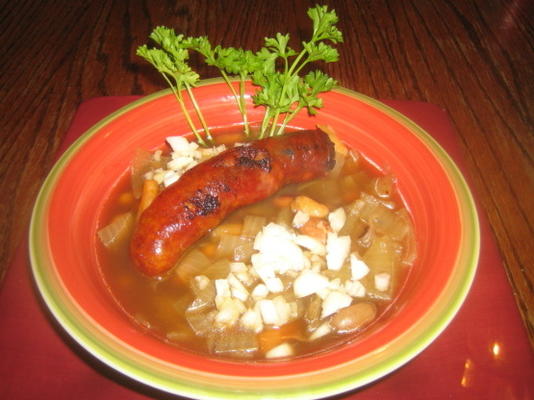 Sopa de fava com linguiça portuguesa