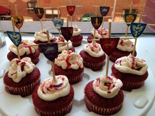 jogo de tronos cupcakes de veludo vermelho com cobertura de cream cheese
