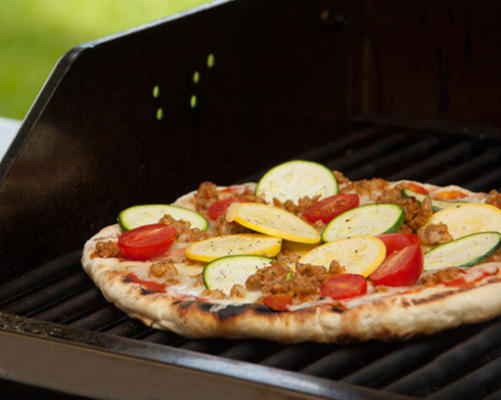 pizza vegetariana de verão grelhado