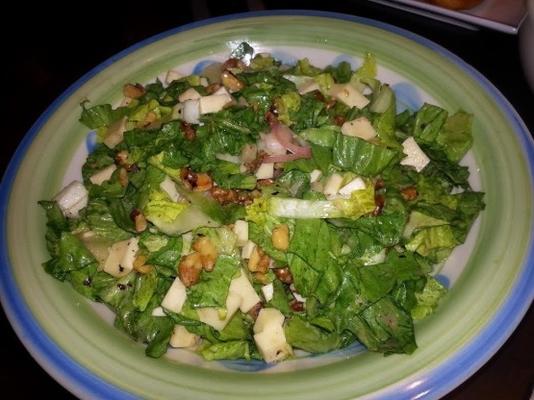 escarola (endívia), salada de nozes e fontina