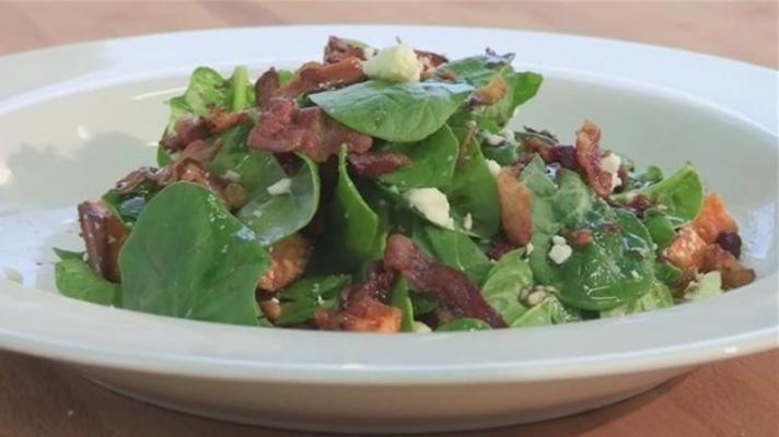 salada de espinafre quente com bacon