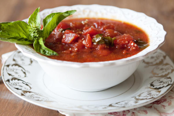sopa de manjericão tomate