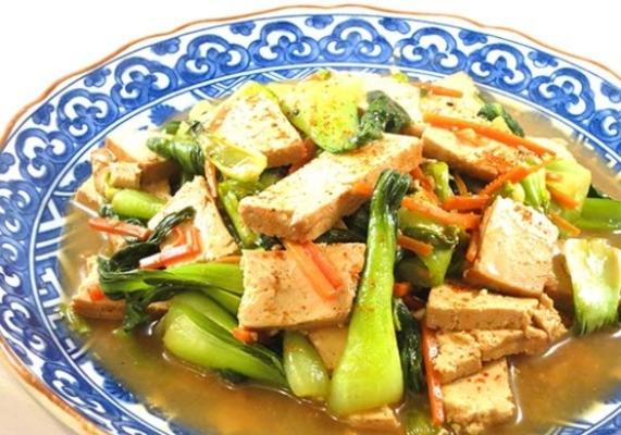 tofu assado e bok choy