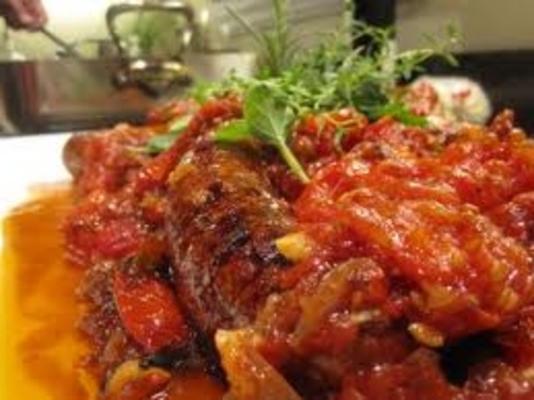 salsicha italiana em ragu de tomate