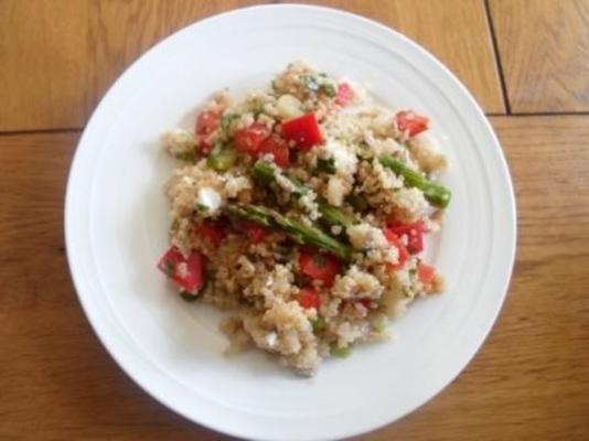 salada de quinoa com espargos