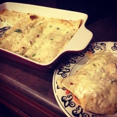 enchiladas de camarão assado com molho de creme jalapeno