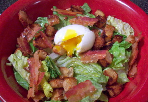salada de café da manhã com ovo cozido