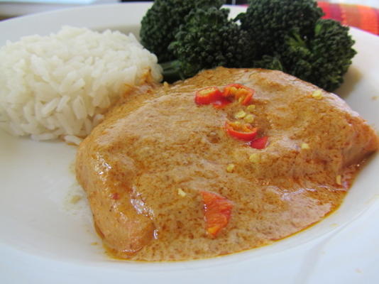 salmão de curry panang