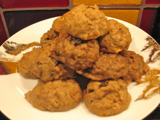 bolinhos de microplaqueta do chocolate do farelo da passa