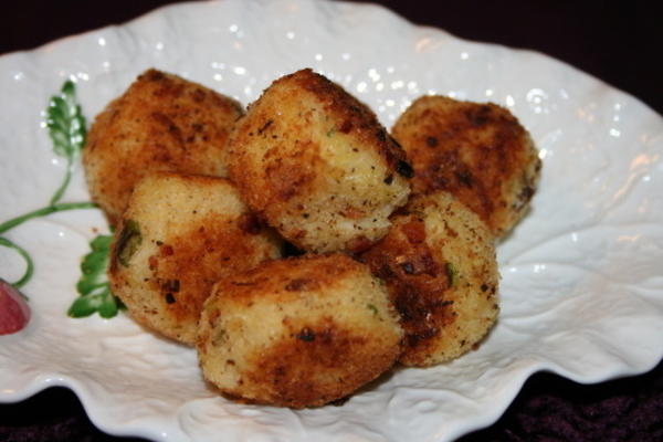 simplesmente croquetes com purê de batatas e queijo de cabra