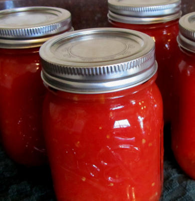 tomates esmagados em lata