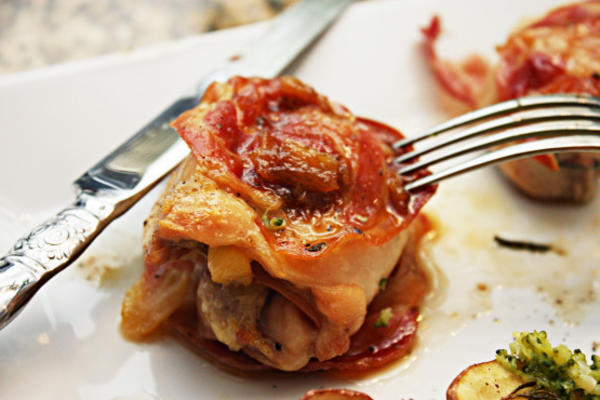 frango pancetta crocante com sálvia