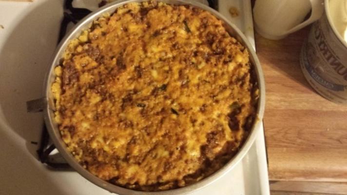 torta de hambúrguer com crosta de recheio de pão de milho