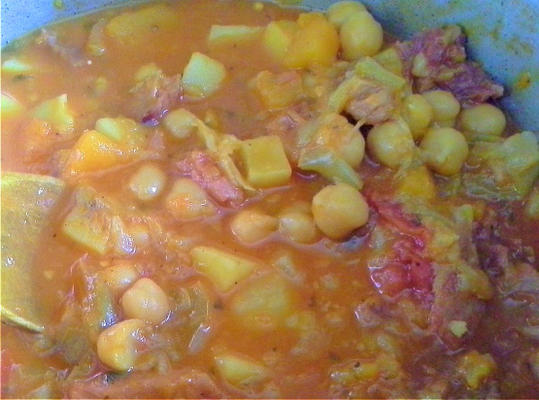 sopa de garbanzos (sopa de grão de bico)