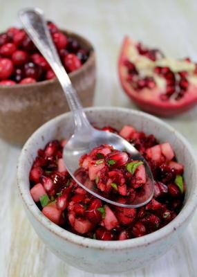 pom-apple cranberry relish