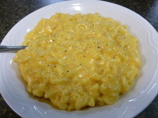 macarrão e queijo de cama coalhada de luxo fácil