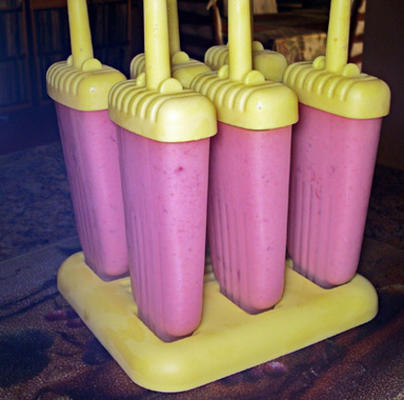 picolés de morango fáceis