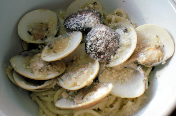 amêijoas em molho de vinho branco