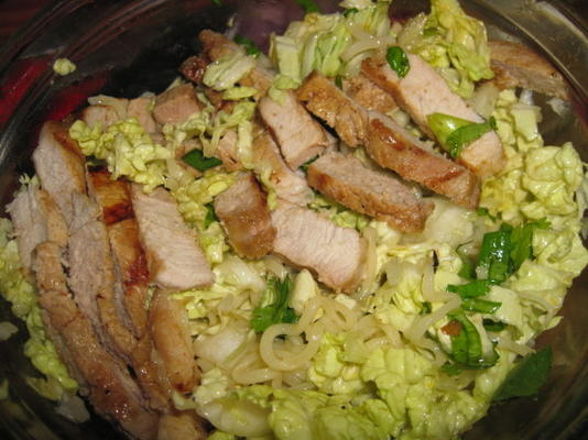 salada de carne de porco vietnamita