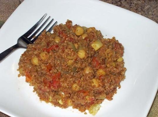 tomate, grão de bico e quinoa torrada