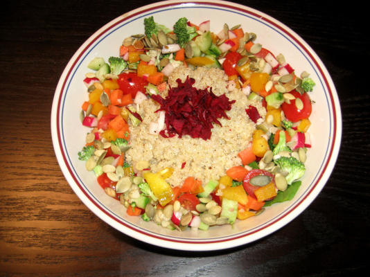 salada de quinoa arco-íris