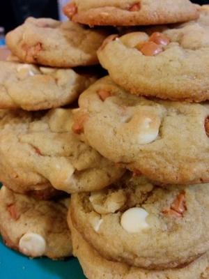 caramelo e biscoitos de chocolate branco