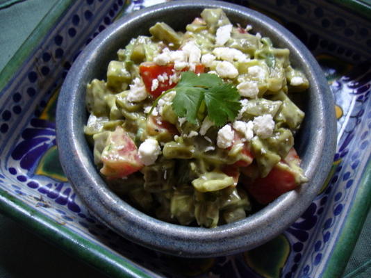 salada de cacto com molho de abacate - nopales