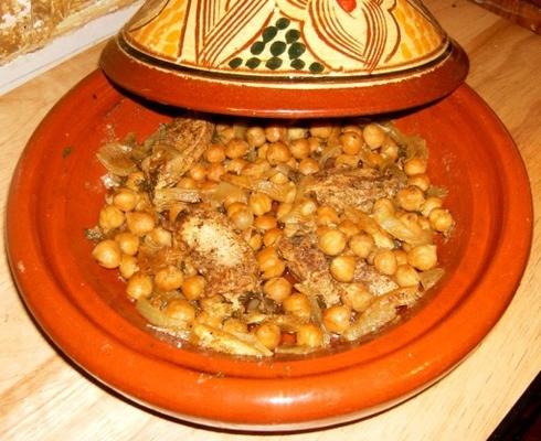 frango marroquino e tagine de grão de bico