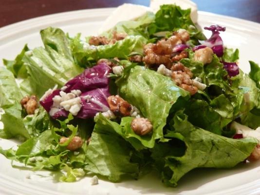 salada primavera com gorgonzola e nozes