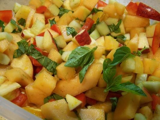 salada mista de frutas e vegetais